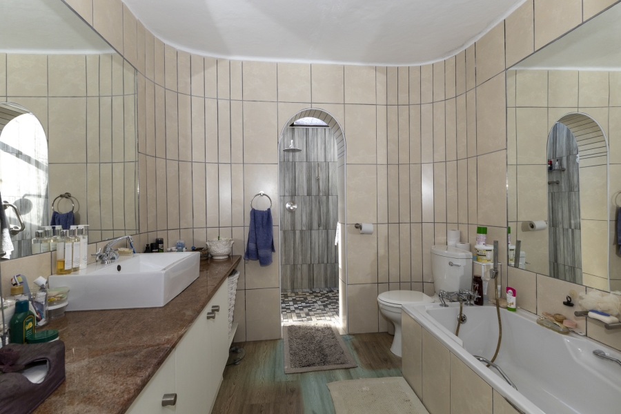 7 Bedroom Property for Sale in West Beach Eastern Cape